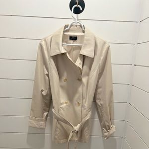 Cream jacket. Size tag ripped off, fits like a Medium. Trench coat material.